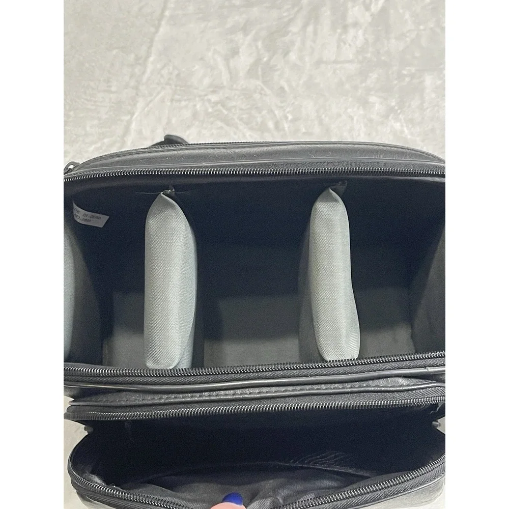 Vintage Case Logic Camera Bag 11 X8X8 3 Compartment‎ Inside Multiple Pockets